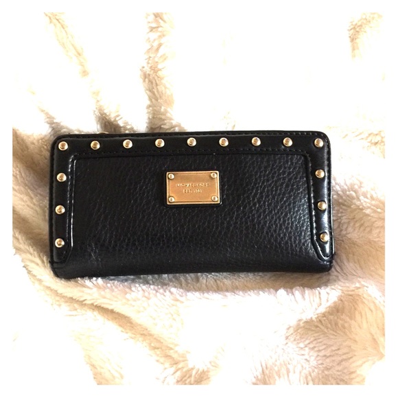 Michael Kors Handbags - Michael Korda Leather Tri-fold Wallet